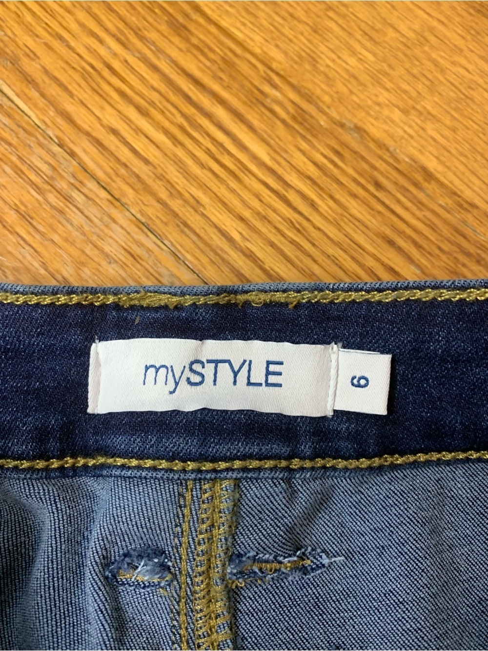 mySTYLE Dark Wash Denim Capris / Crop Jeans - Size 6 - Picture 2 of 8